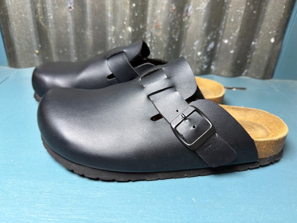 Cushionaire Hana Black Leather Clogs Mules Womens 9 Comfort Cork Slip On Shoes